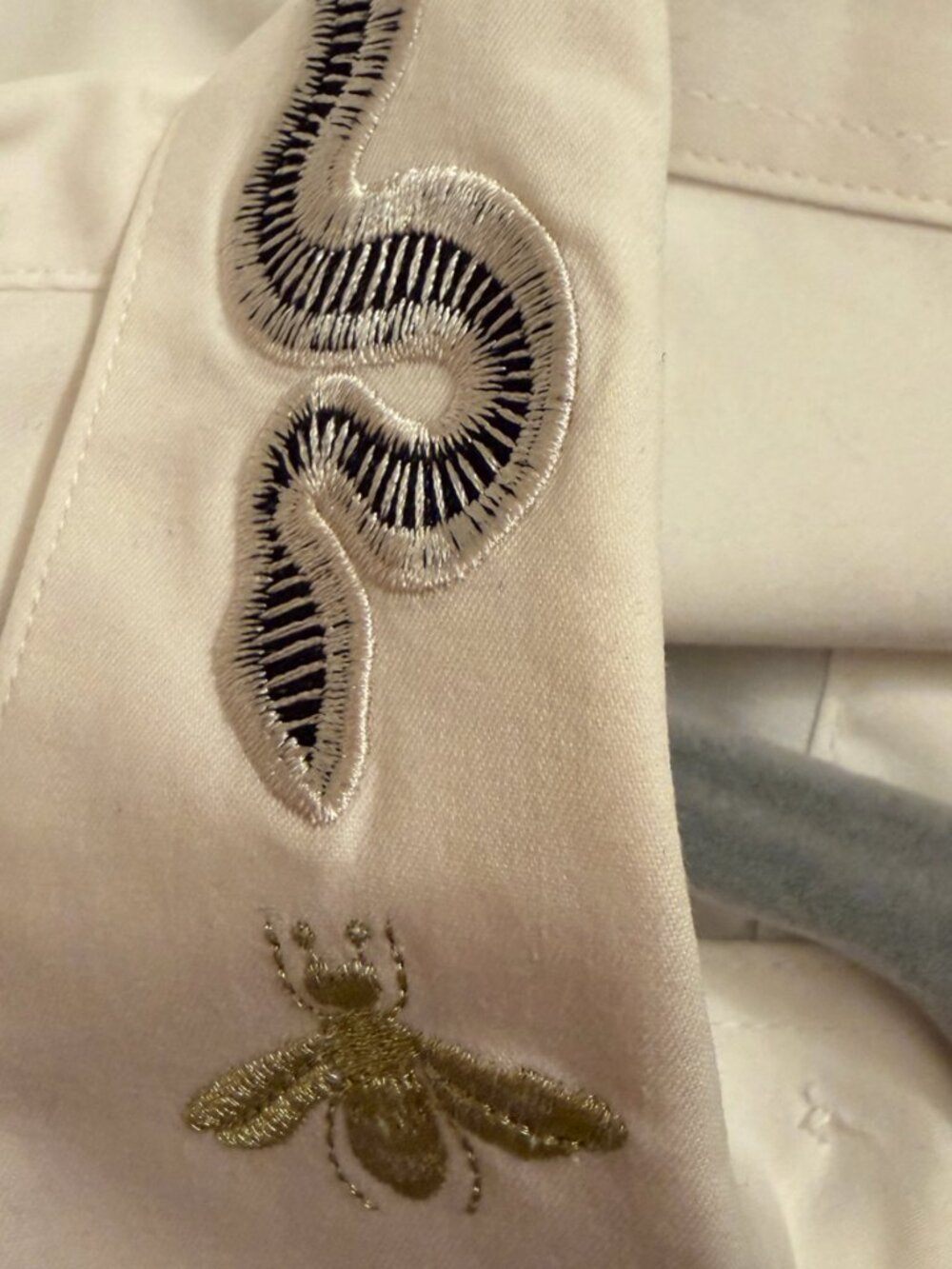 Gucci Men’s White Embroidered Dress Shirt – Made in France – Size Medium - Picture 5 of 8